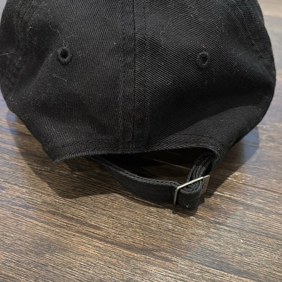 Adidas Aeroready Saturday 2 0 buckle back cap,embroidered logo,6 vent panel OSFM - Picture 3 of 10